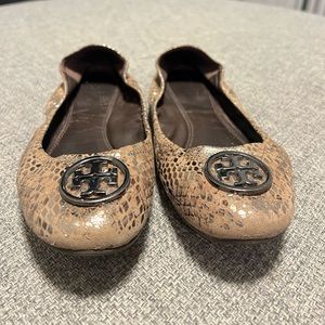 Tory Burch Reva Silver Crackle Leather Ballet Flats Shoes